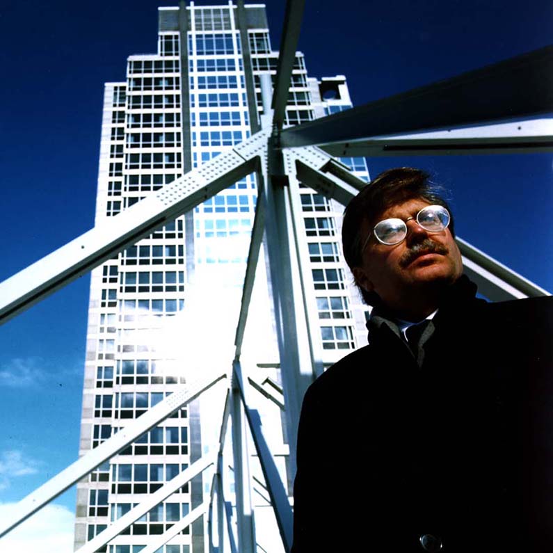 Ralph at 100 North Riverside Plaza