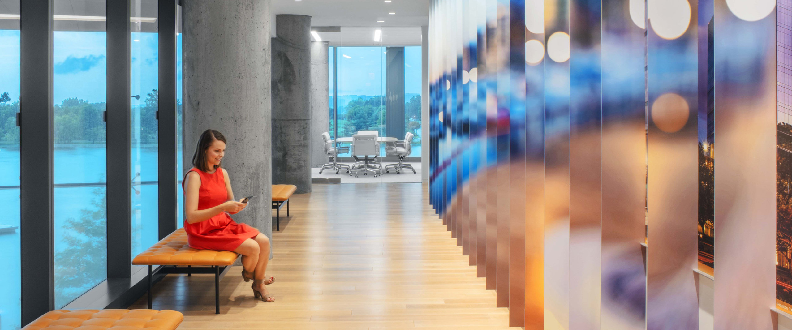 Lenticular wall