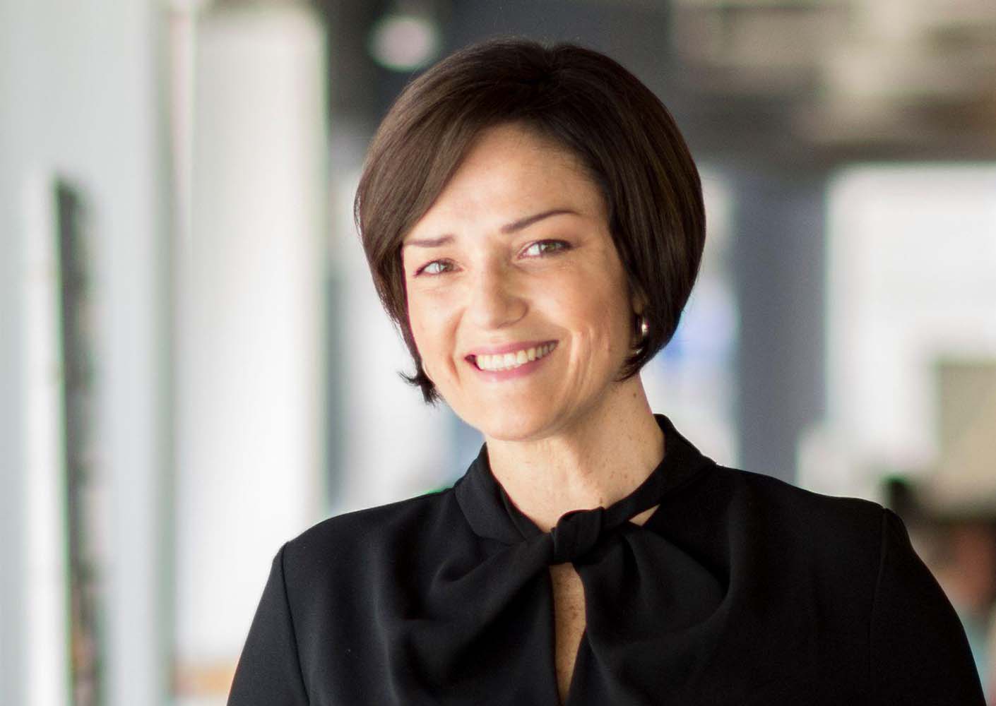 Photograph of Laura Dueñas in the office