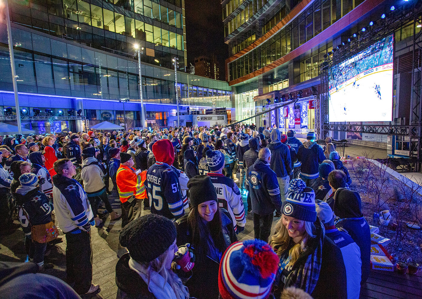 winnipeg jets outside true north