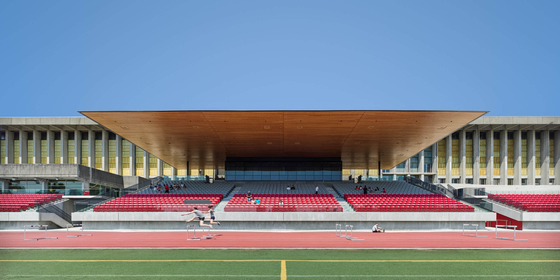 Photo showing innovative stadium canopy that seems to float in mid-air