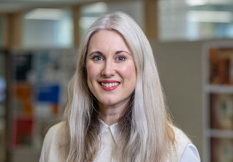 Headshot of Lisa Pike